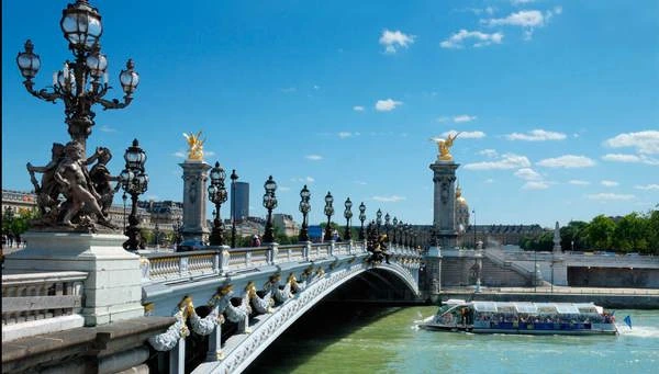 PARIS-VERSAILLES-PARIS